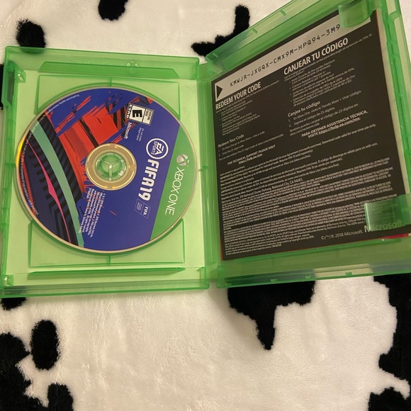 FIFA 19  game disc for Xbox one - Picture 3 of 4